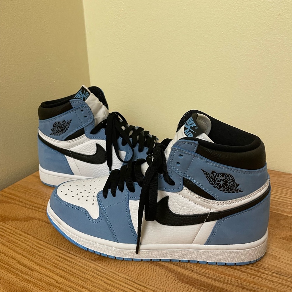 Air Jordan 1 Retro High OG University Blue *Good Condition*